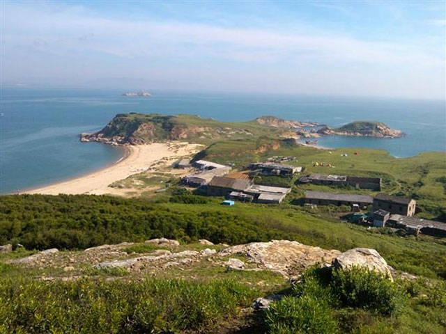 鏖战天空三年的空战英雄，为国家推掉婚事，在大劣势下无畏出击